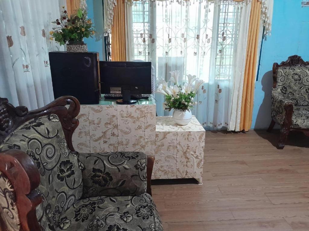 Oyo 91477 Fazira Home Stay Syariah Sibolga ภายนอก รูปภาพ